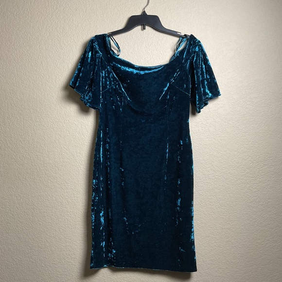 Eliza J Womens 8 Green Velvet Evening Cocktail Knee Length Dress Off The Shoulde - Picture 1 of 8
